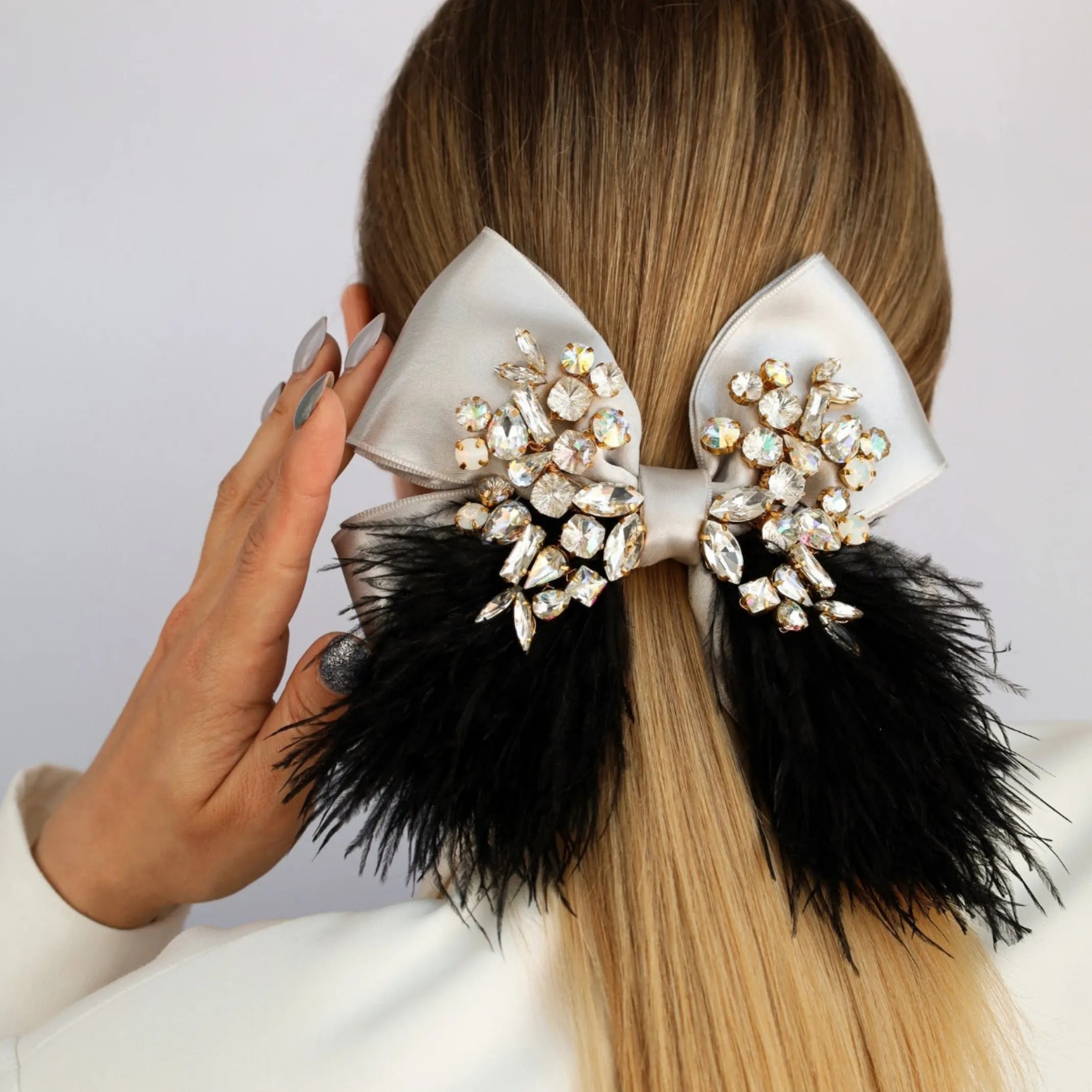 Бант Гілберт сріблястий з чорним