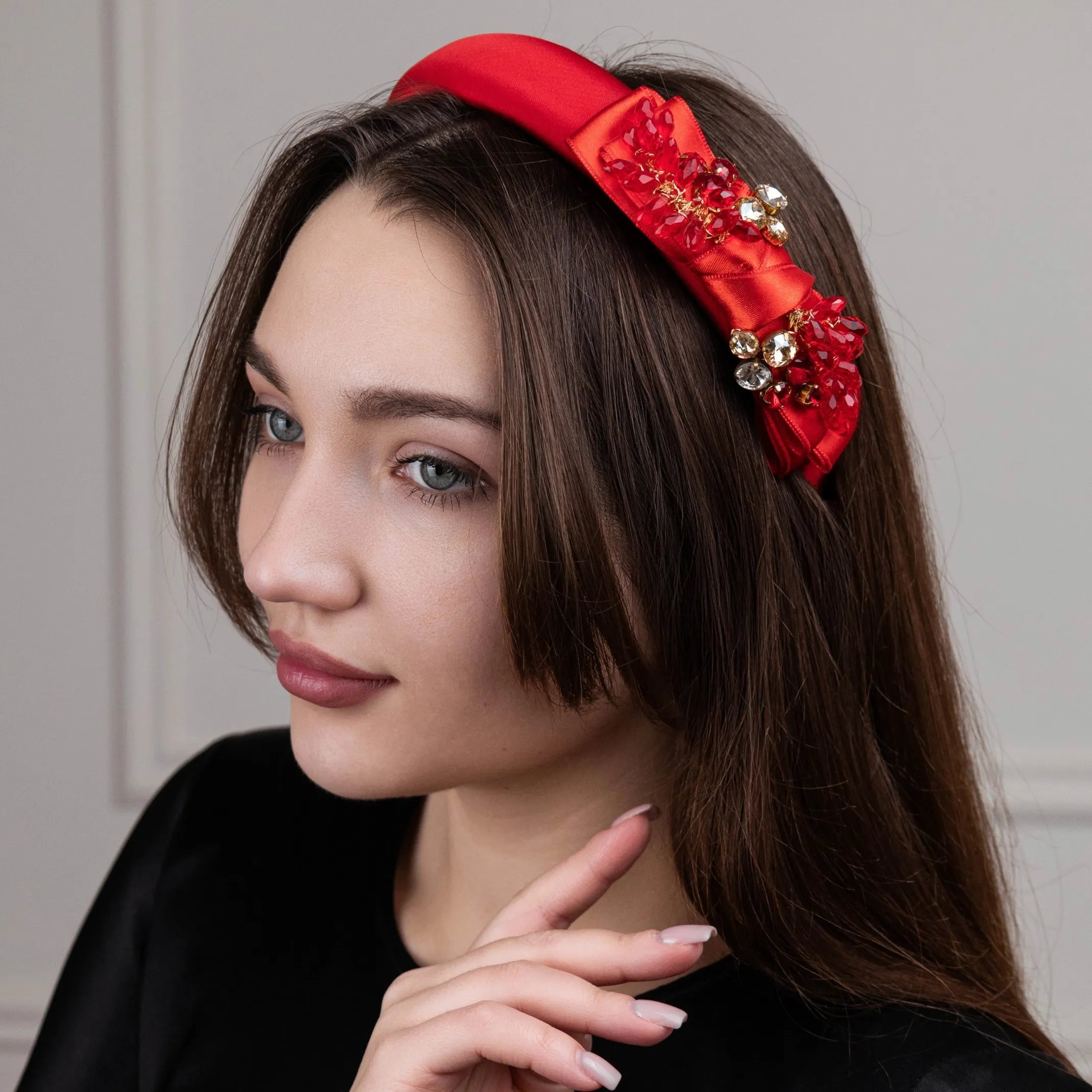 Обруч Келлі зі стразами червоний