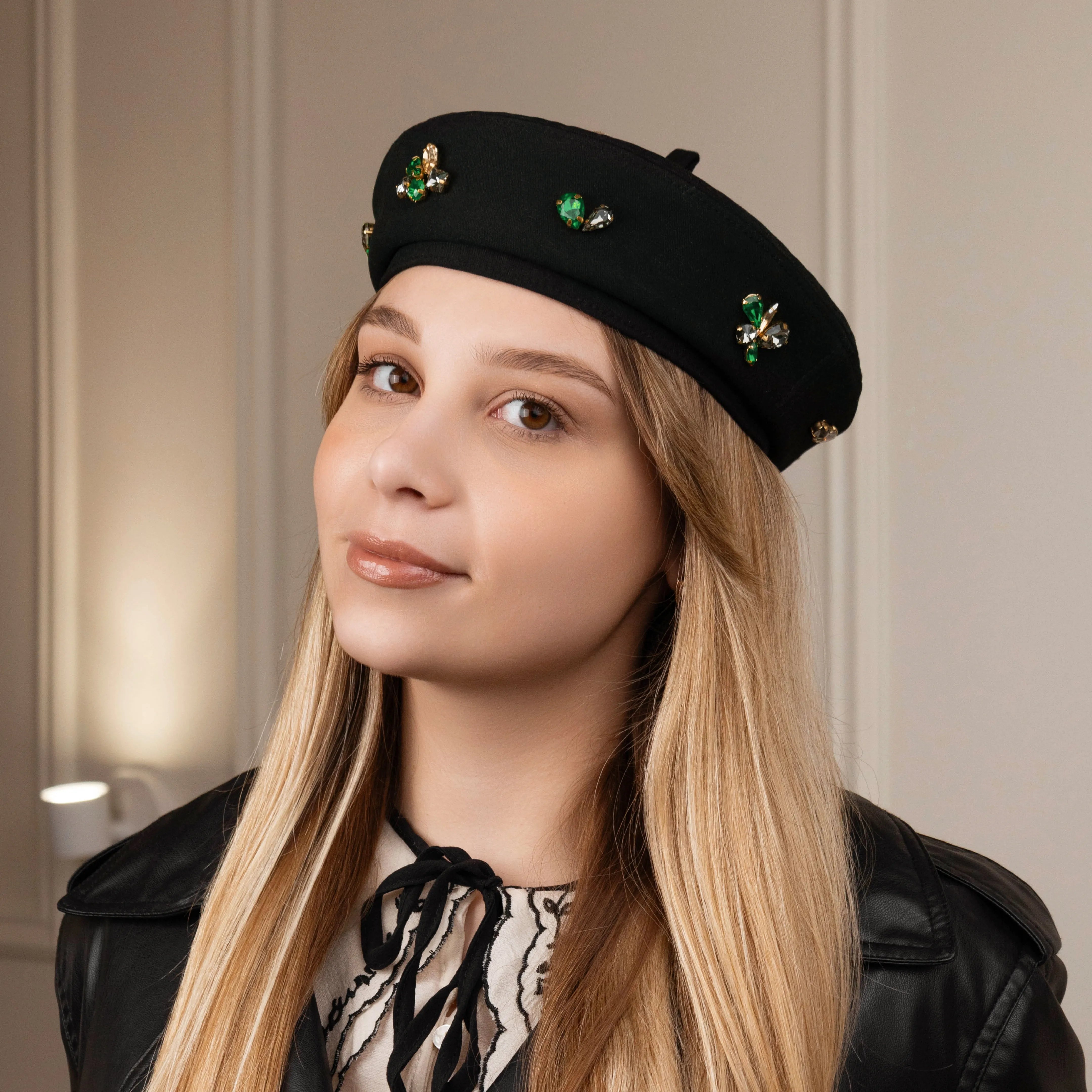 Берет Bloom із зеленими акцентами чорний